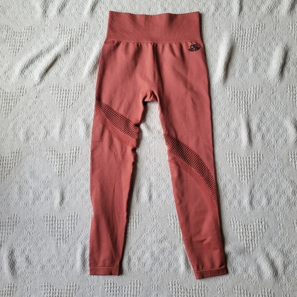 MOTUS SEAMLESS LEGGINGS HIGH WAIST – TERRA ROSE - Picture 3 of 12